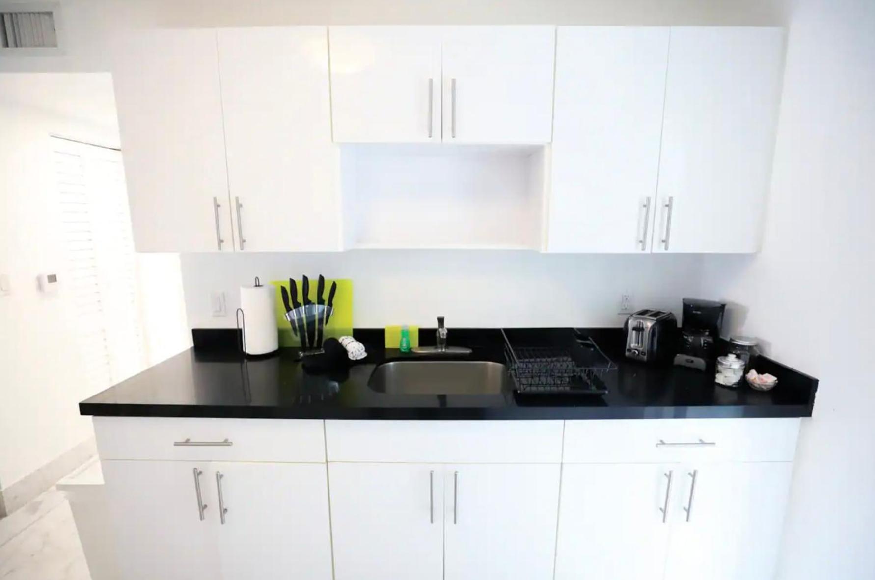 South Beach 2 Bedroom Family & Pet Friendly Apartment With Balcony & Free Parking Маямі-Біч Екстер'єр фото